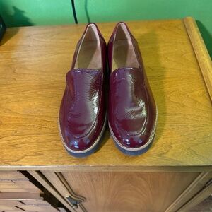 Vionic Kensley Patent Leather Burgundy Loafers Women’s Size 8.5